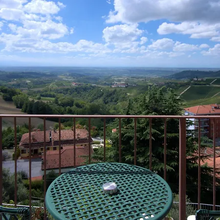 Felicin - Palazzo Boeri Panoramic 4* Monforte dʼAlba