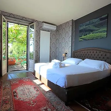 Felicin - Palazzo Boeri Panoramic Apart-hotel Monforte dʼAlba
