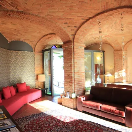 Lägenhetshotell Felicin - Palazzo Boeri Panoramic Monforte dʼAlba