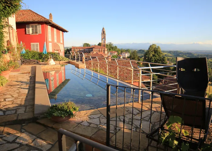Felicin - Palazzo Boeri Panoramic Apart Otel Monforte dʼAlba